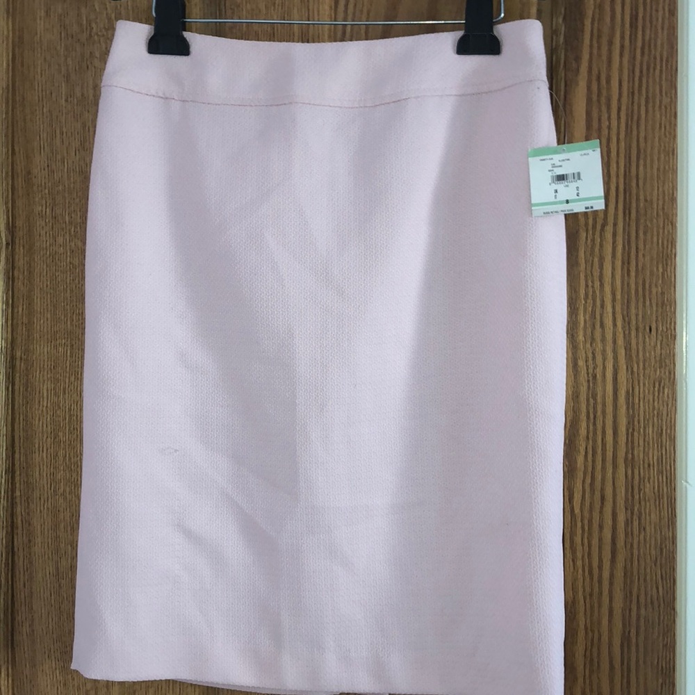 Pink pencil skirt